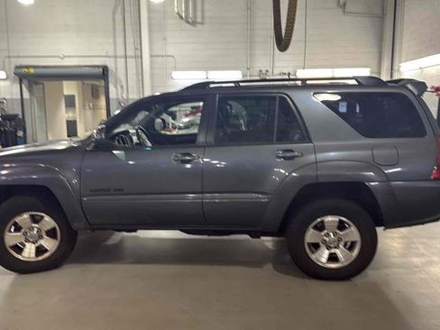 Used 2005 Toyota 4Runner Limited image 7