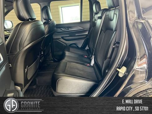 Used 2024 Jeep Grand Cherokee Altitude AWD/4WD image 26