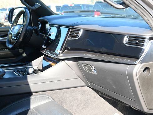 Used 2024 Jeep Grand Wagoneer L Series II AWD/4WD image 32
