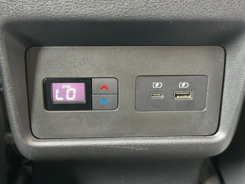 Used 2022 Nissan Rogue SL w/ SL Premium Package FWD image 32