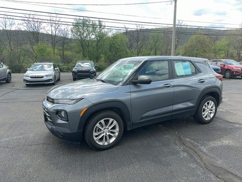 Used 2021 Chevrolet TrailBlazer LS FWD image 4