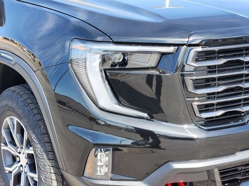 New 2026 GMC Acadia AT4 w/ Luxury Package image 10