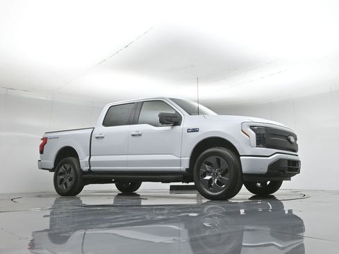 New 2025 Ford F150 Lightning Flash AWD/4WD image 3