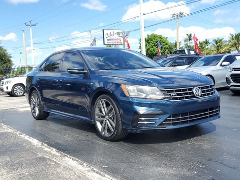 Used 2018 Volkswagen Passat 2.0T R-Line image 5