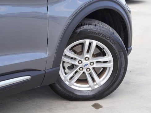 Used 2022 Ford Explorer XLT w/ Equipment Group 202A RWD image 9