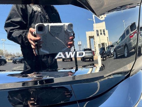 Used 2025 Nissan Rogue SV image 8