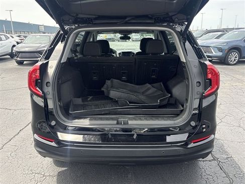 Used 2023 GMC Terrain SLE w/ Driver Convenience Package FWD image 24