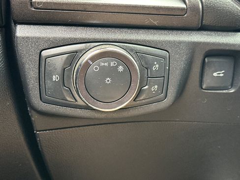 Used 2019 Ford Fusion Energi Titanium FWD image 26