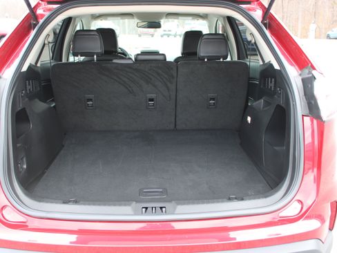 Used 2023 Ford Edge SEL image 9