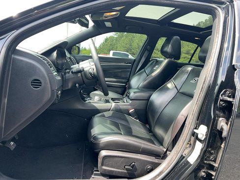 Used 2023 Chrysler 300 S w/ Comfort Group RWD image 10