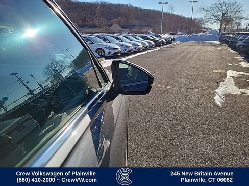 Used 2019 Volkswagen Tiguan SE image 34