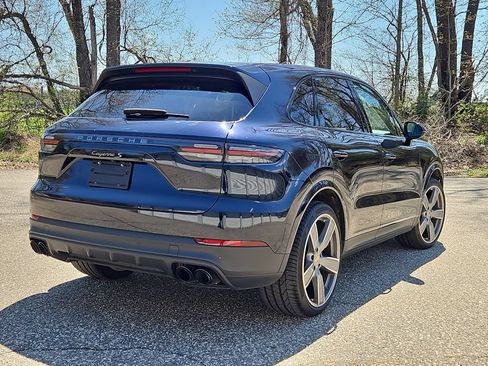 Certified 2023 Porsche Cayenne S Platinum AWD/4WD image 7
