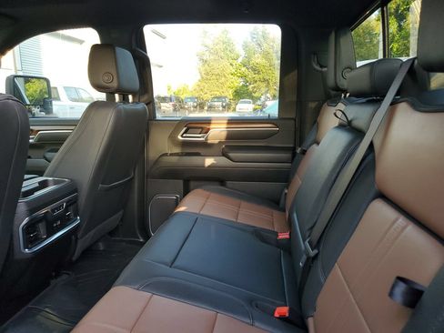 Used 2025 Chevrolet Silverado 3500 High Country w/ High Country Premium Package AWD/4WD image 11