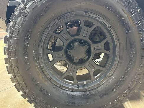 Used 2015 Jeep Wrangler Unlimited Rubicon w/ Dual Top Group image 28