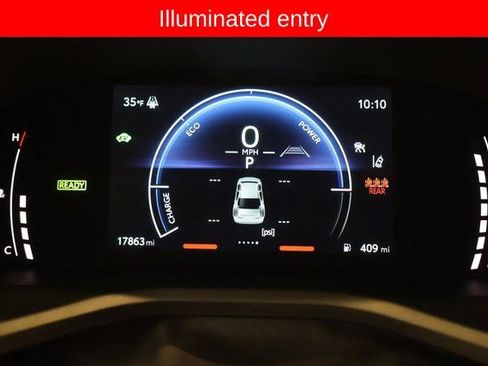 Used 2025 Toyota Camry SE image 19