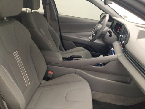 Used 2025 Hyundai Elantra Sport FWD image 21