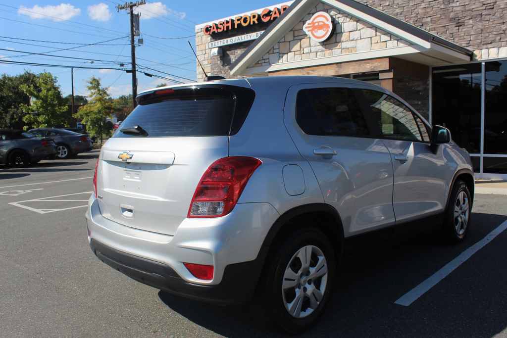 Used 2018 Chevrolet Trax LS FWD image 5