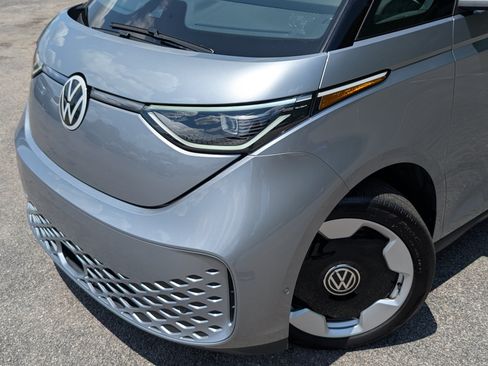 Used 2025 Volkswagen ID. Buzz 1st Edition RWD image 14