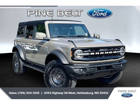 Used 2025 Ford Bronco Outer Banks w/ Sasquatch Package AWD/4WD image 1