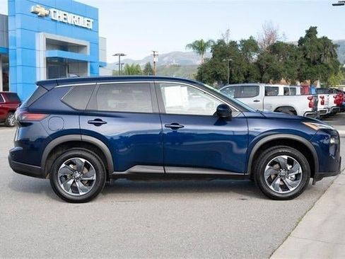 Used 2024 Nissan Rogue SV image 12