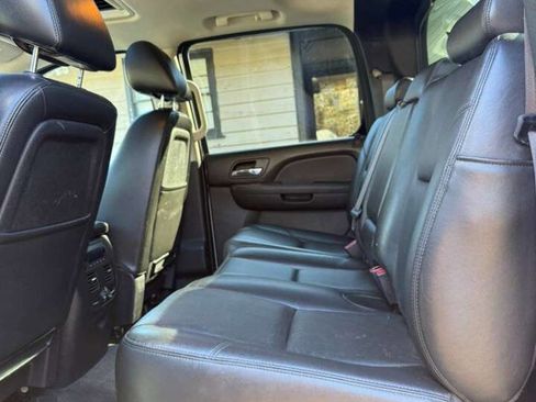 Used 2013 Chevrolet Avalanche LTZ image 11