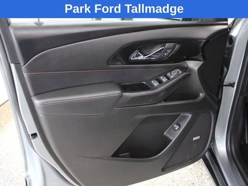 Used 2023 Chevrolet Traverse RS AWD/4WD image 11