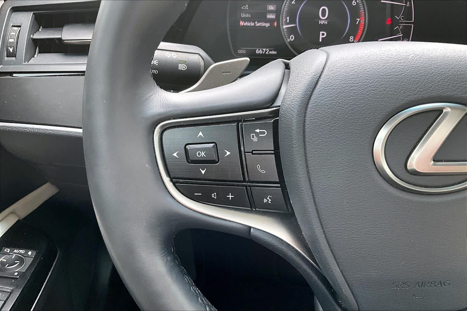 Used 2025 Lexus ES 350 w/ Premium Package FWD image 22