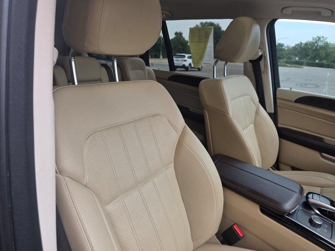 Used 2017 Mercedes-Benz GLS 450 4MATIC image 33