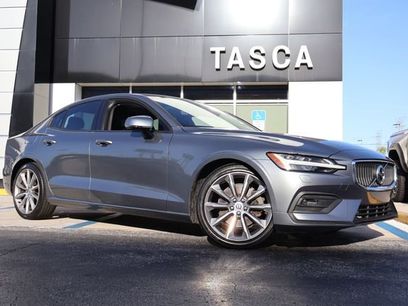 Used 2019 Volvo S60 T5 Momentum w/ Multimedia Package