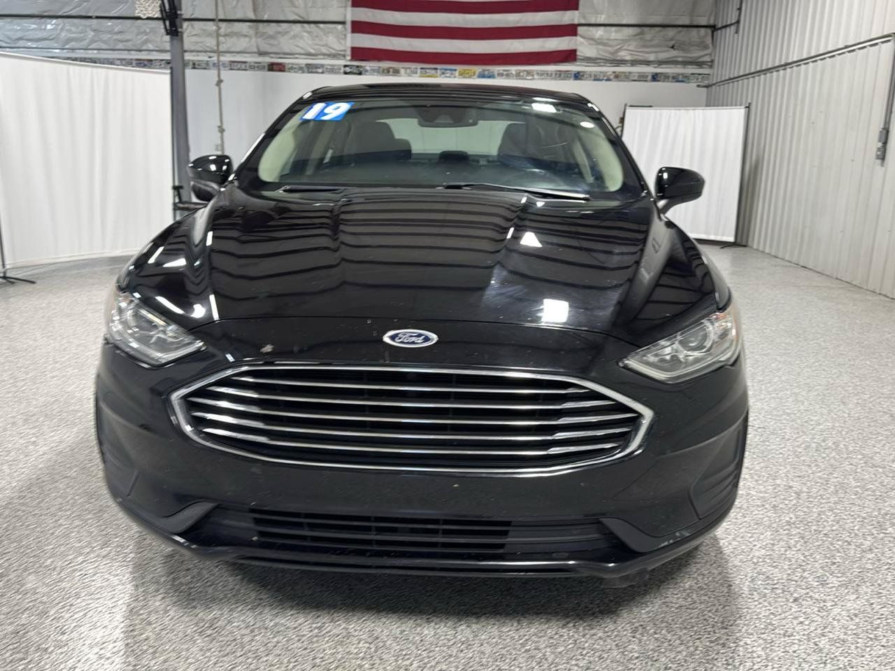 Used 2019 Ford Fusion SE FWD image 7