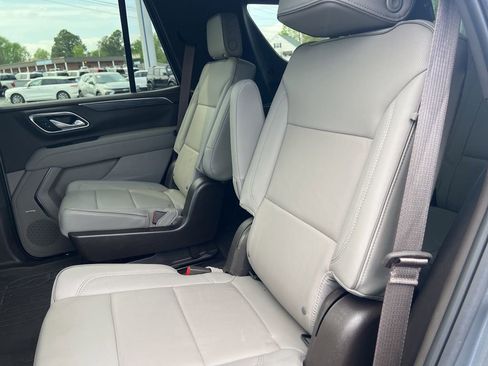 Used 2022 GMC Yukon SLT w/ SLT Luxury Package image 6