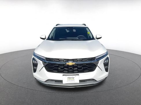 Used 2025 Chevrolet Trax LT image 4