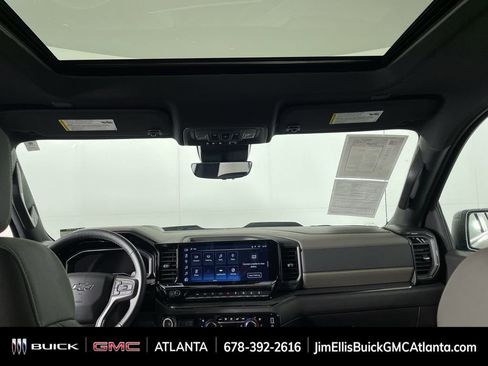 Used 2024 Chevrolet Silverado 1500 ZR2 image 19