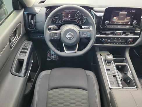 New 2025 Nissan Pathfinder SV image 17
