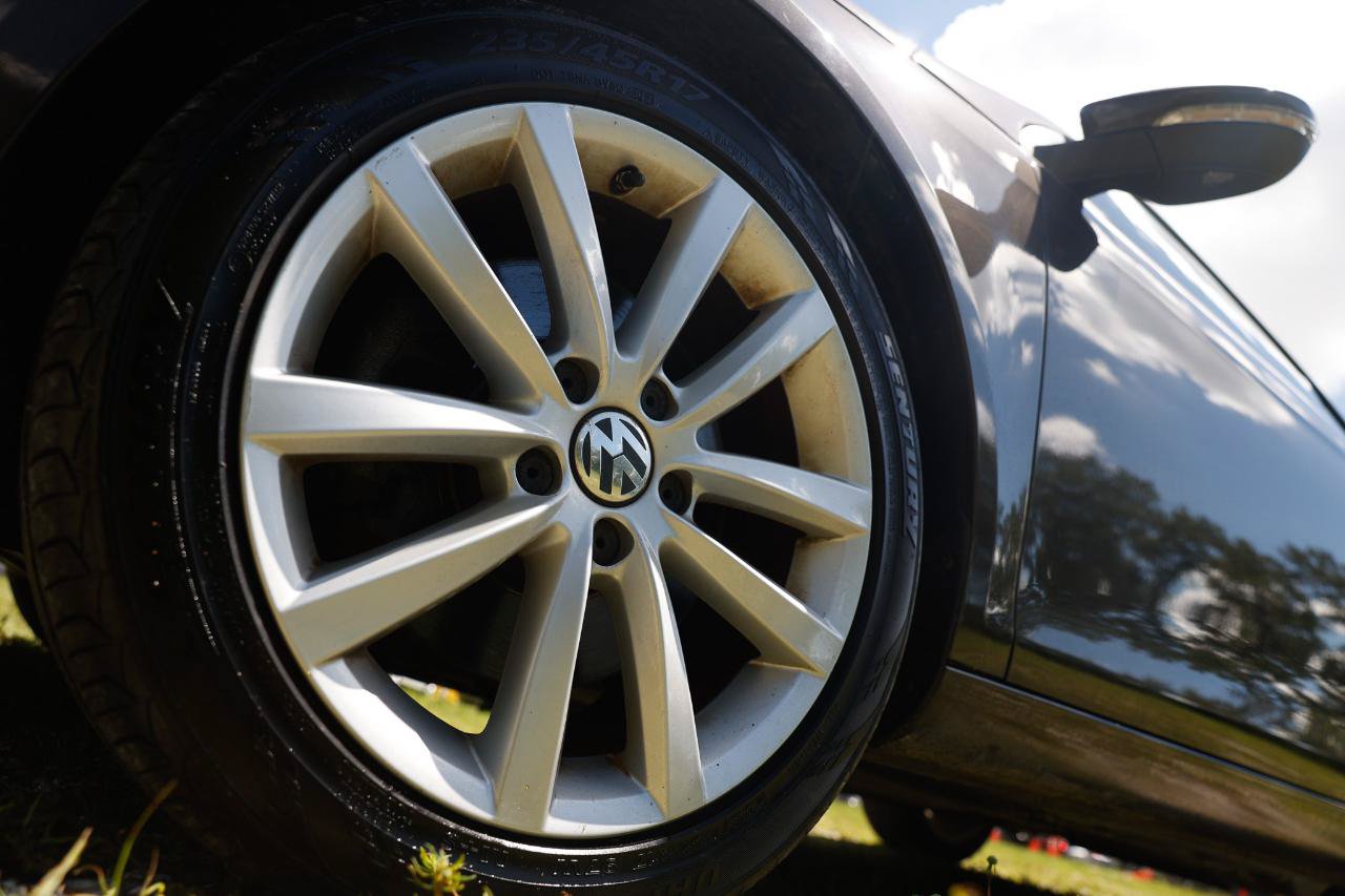 Used 2013 Volkswagen Eos Komfort FWD image 29