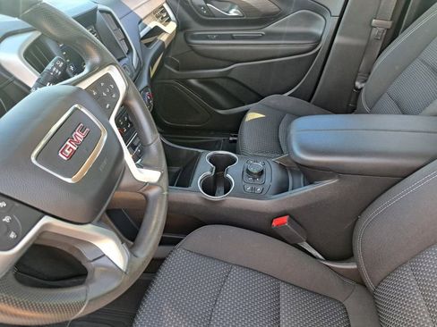 Used 2023 GMC Terrain SLE w/ Driver Convenience Package image 18