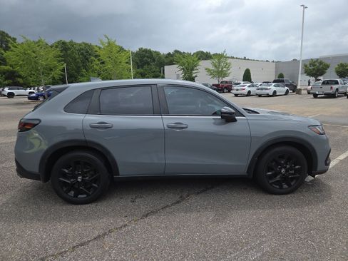 Used 2024 Honda HR-V Sport image 2
