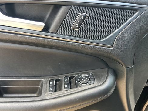 Used 2024 Ford Edge SE w/ Black Appearance Package image 19