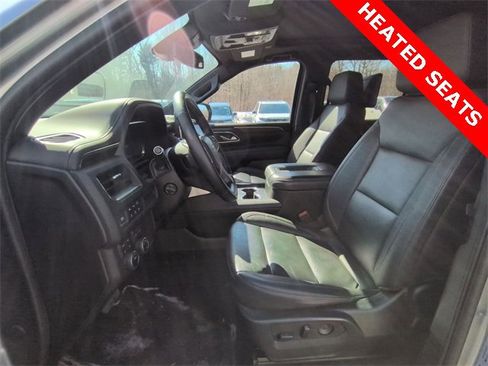 Used 2024 Chevrolet Suburban Z71 w/ Luxury Package image 9