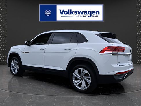 Certified 2022 Volkswagen Atlas Cross Sport SE AWD/4WD image 6