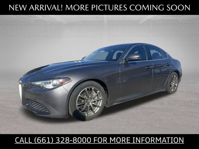 Used 2020 Alfa Romeo Giulia RWD image 1