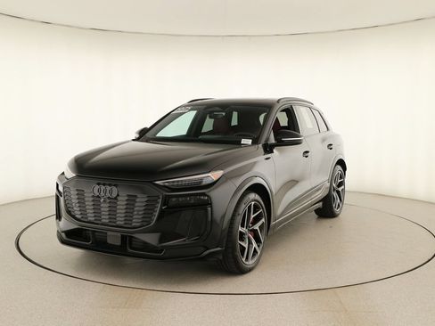 Certified 2025 Audi SQ6 e-tron Premium Plus w/ Premium Plus AWD/4WD image 12