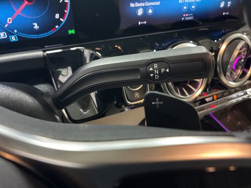 Used 2023 Mercedes-Benz GLA 250 4MATIC image 12