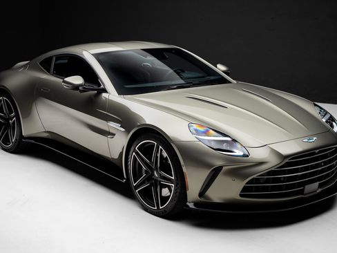 Used 2025 Aston Martin V8 Vantage Coupe RWD image 40
