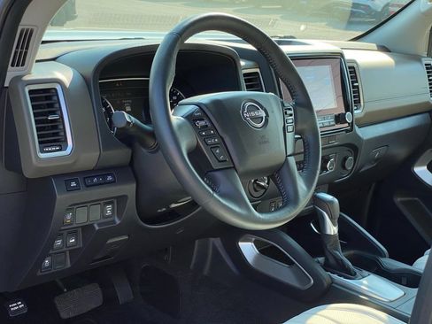 Used 2024 Nissan Frontier SV w/ SV Convenience Package AWD/4WD image 10