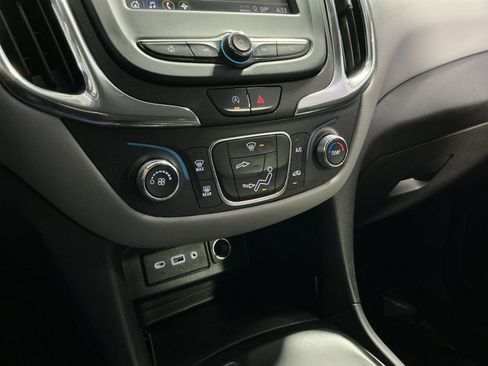 Used 2023 Chevrolet Equinox LS w/ LS Convenience Package image 29