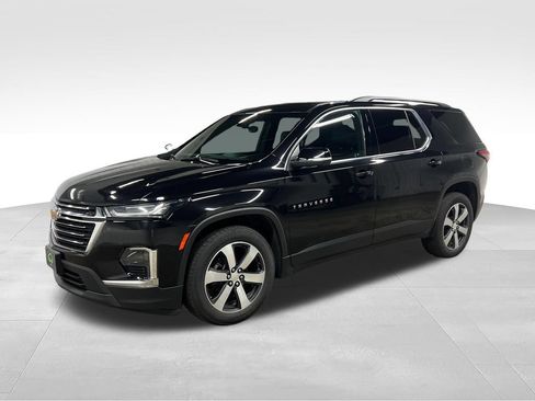 Used 2023 Chevrolet Traverse LT w/ LT Premium Package AWD/4WD image 5