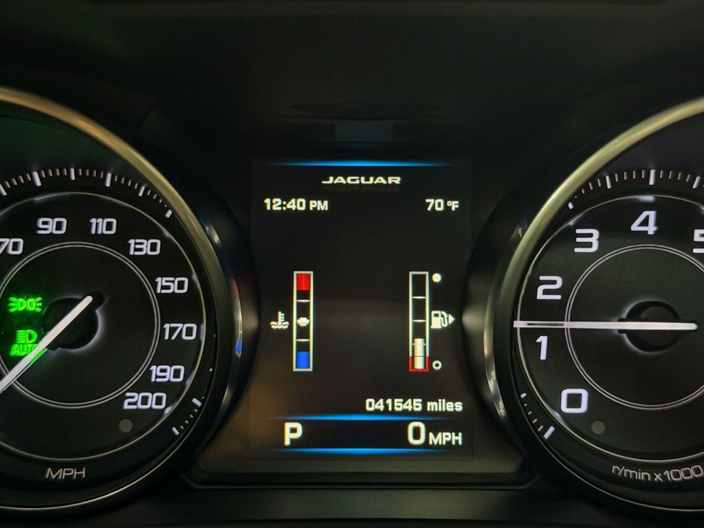 Used 2015 Jaguar F-TYPE R RWD image 26
