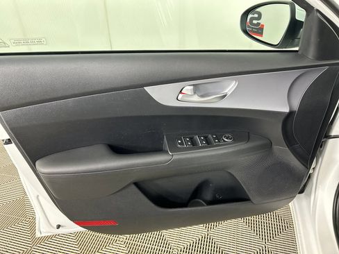 Used 2024 Kia Forte LXS FWD image 11