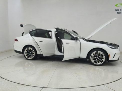 Used 2025 BMW 530i RWD image 73
